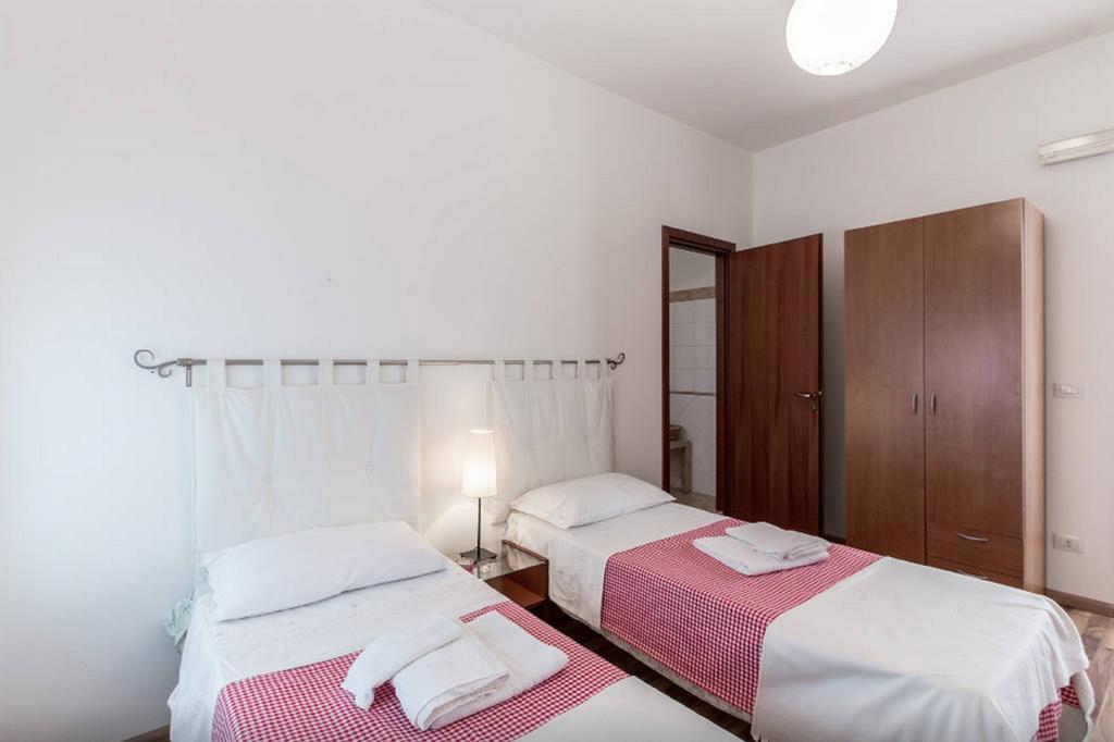Experience Il Paesino Hotel Licodia Eubea Exterior photo